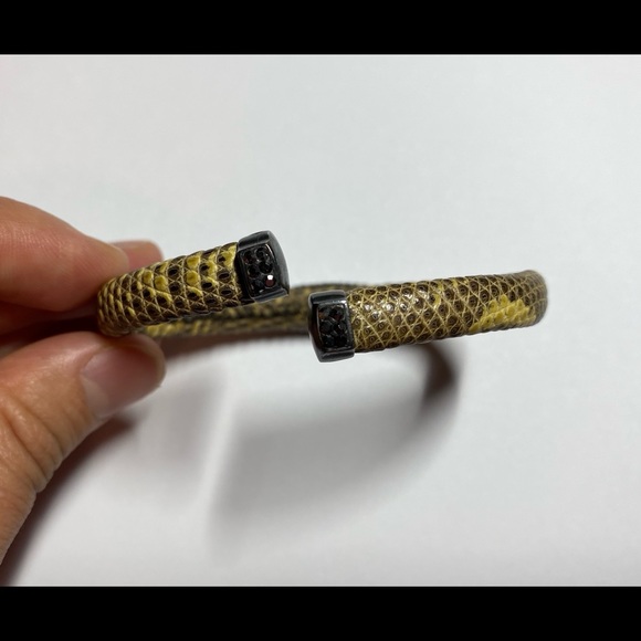 Snake skin silver blue turquoise Swarovski Crystal womens bracelet - Picture 3 of 5